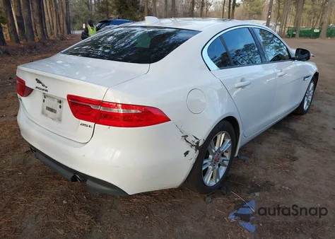 2017 Jaguar Xe 25T Premium из США, поврежденный, VIN SAJAD4BG4HA956891